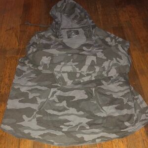 Lightweight hooded sweatshirt